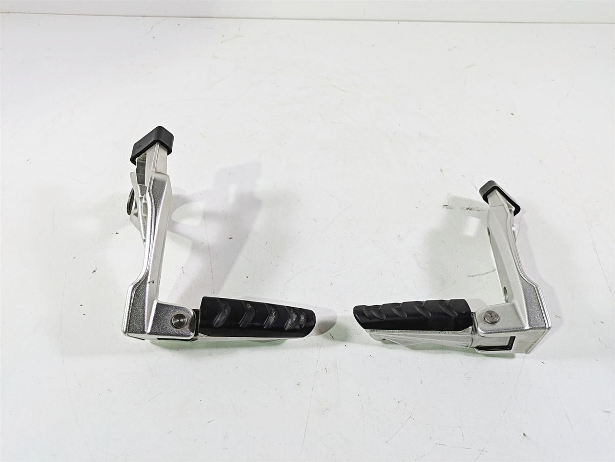 2012 BMW R1200R K27 Rear Passenger Foot Peg Rest Set 46717728893 46717728894 {{ shop.shopifyCountryName }} - Mototech271