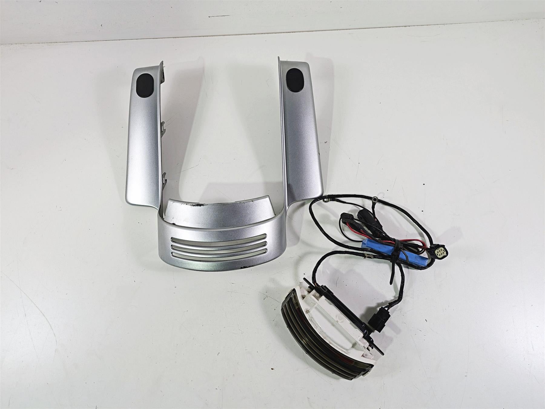 2010 Harley Touring FLHX Street Glide Rear Fender Wing & Led Taillight 59739-09