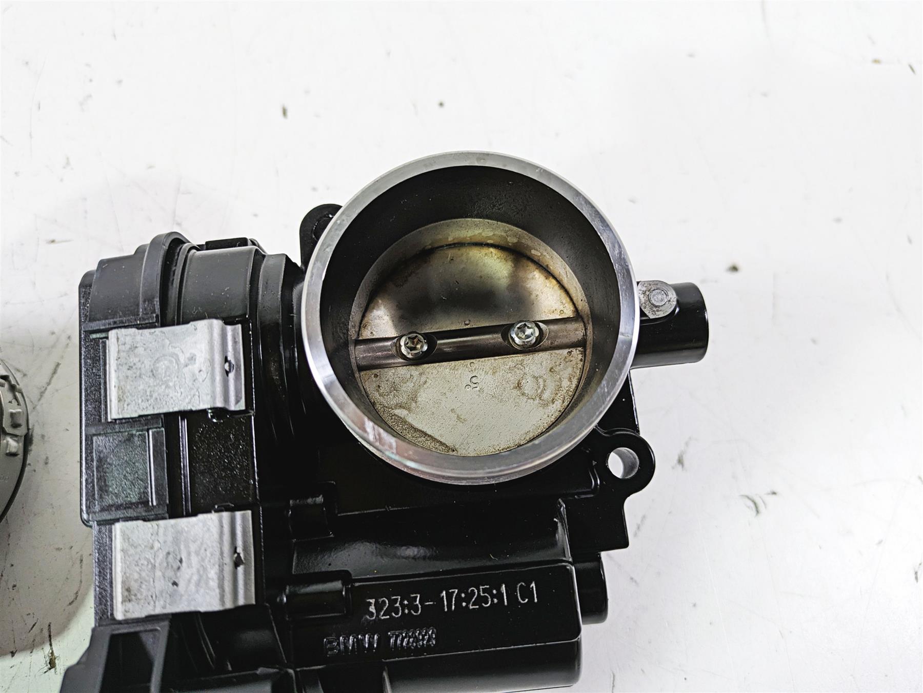 2014 BMW R1200 RT RTW K52 Throttle Body Bodies Set 13548564959 {{ shop.shopifyCountryName }} - Mototech271