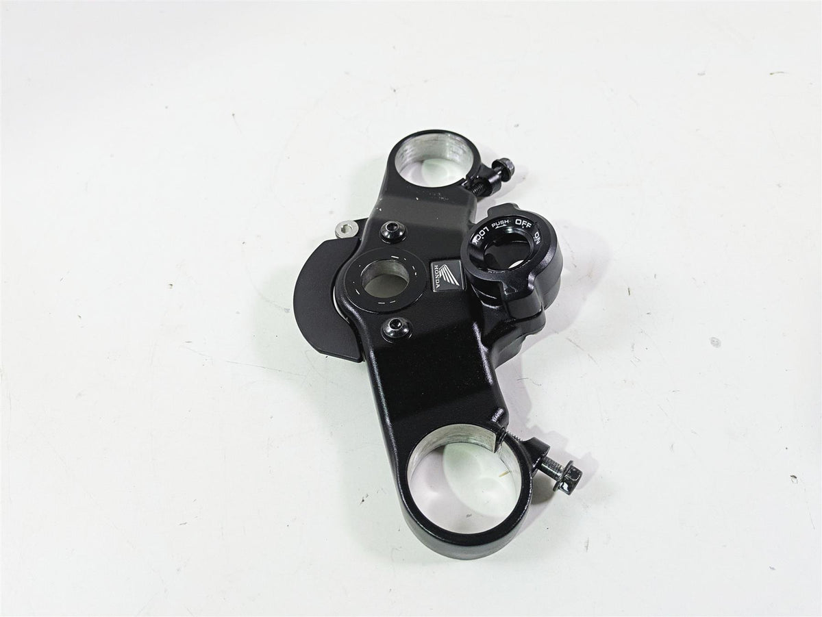 2025 Honda CBR600RR Upper Triple Tree Steering Clamp 53300-MJC-A00 {{ shop.shopifyCountryName }} - Mototech271