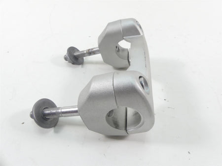 2020 Triumph Speed Triple RS 1050 Handlebar Holder Riser Set T2042064 T2041599 {{ shop.shopifyCountryName }} - Mototech271