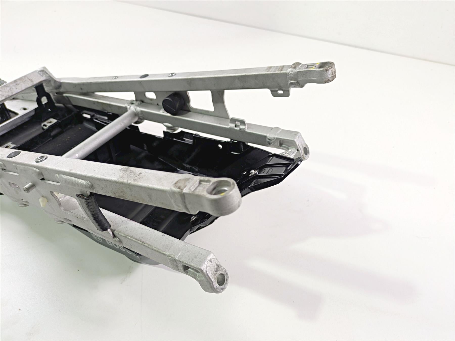 2017 Aprilia RSV 1100 Tuono V4 Factory Straight Subframe & Inner Fender 2B003589 {{ shop.shopifyCountryName }} - Mototech271