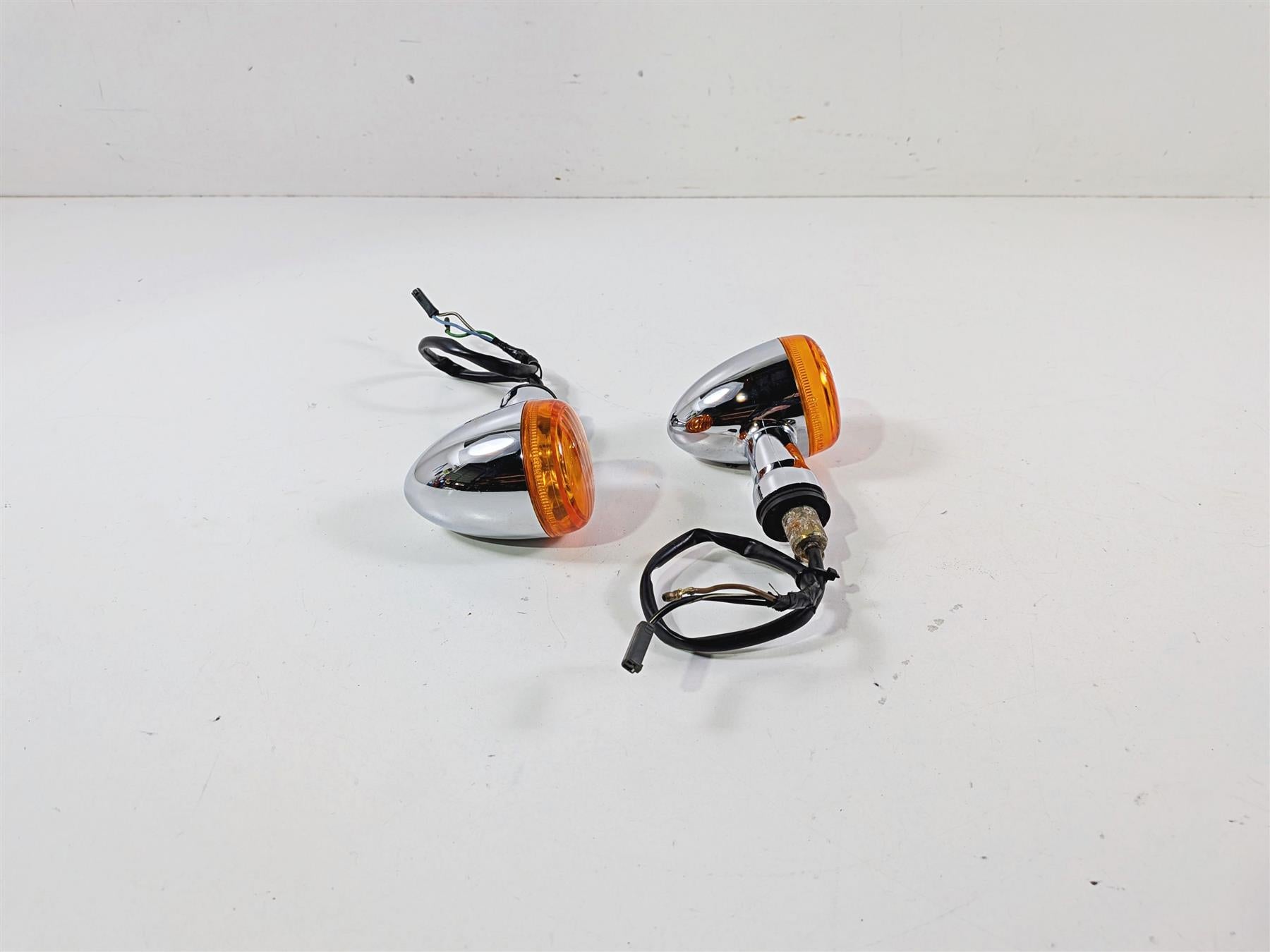 2006 Suzuki C90 VL1500T Boulevard Front Blinker Turn Signal Set 35601-38AB0 {{ shop.shopifyCountryName }} - Mototech271