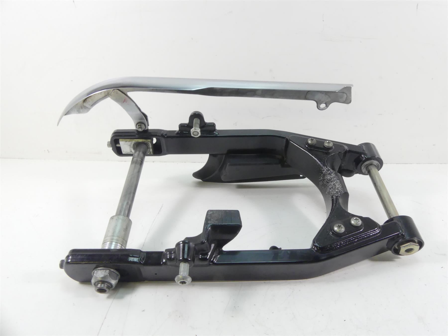 2013 Harley FXDWG Dyna Wide Glide Rear Swingarm & Belt Guards 25mm Axle 47820-10
