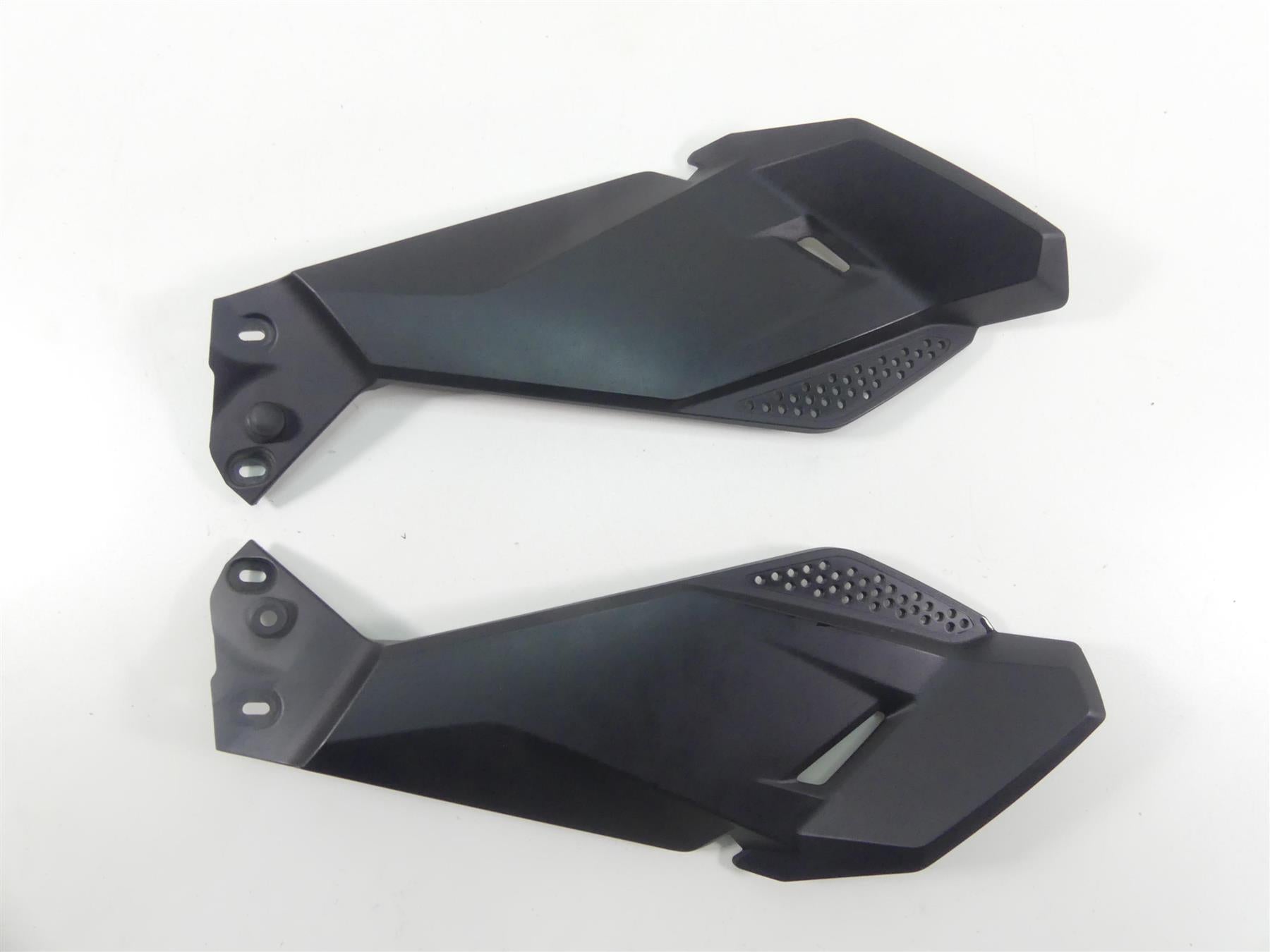 2019 BMW R1250GS K50 Under Tank Molded Leg Fairing Set 46638556637 46638556638 {{ shop.shopifyCountryName }} - Mototech271