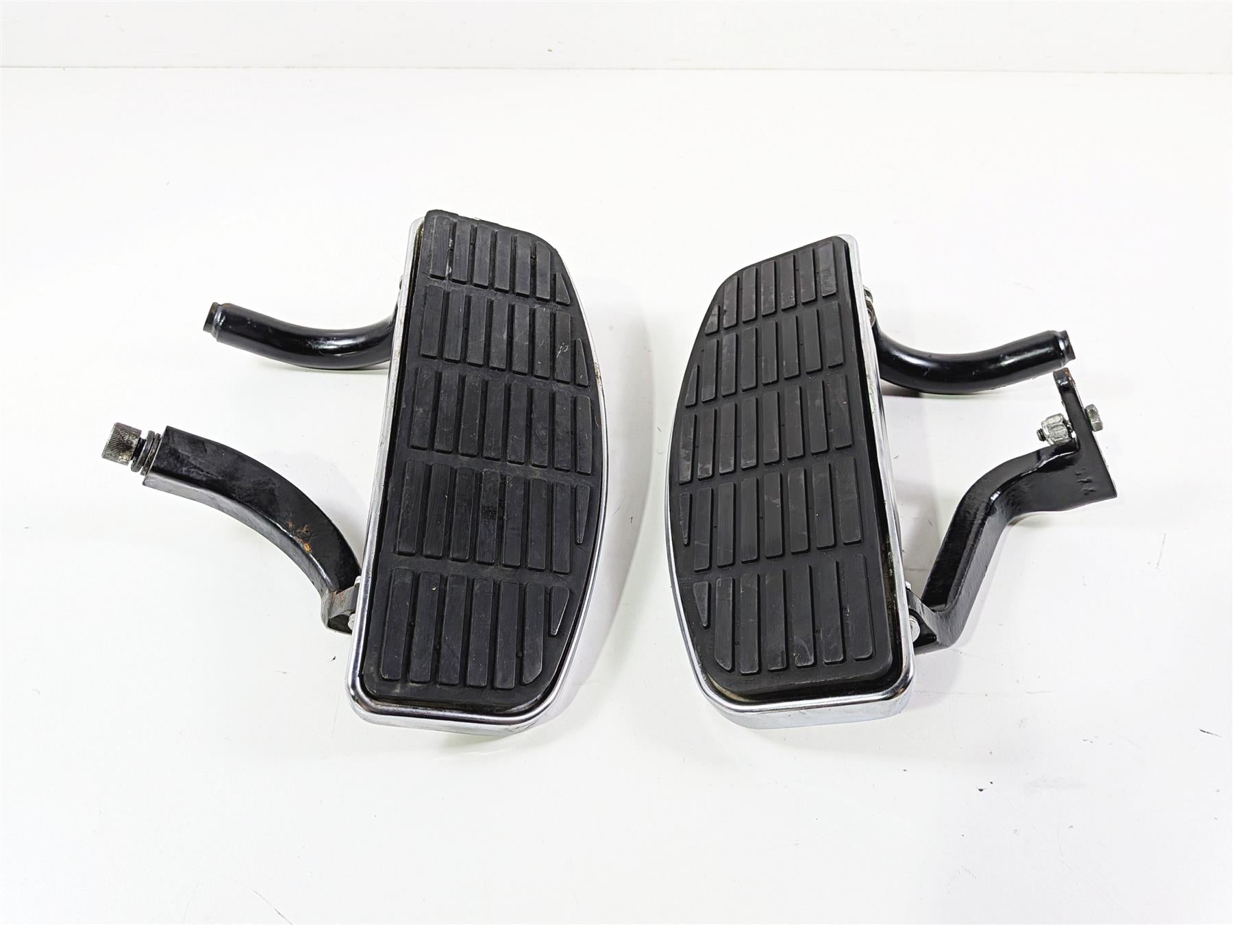 1993 Harley Touring FLHTCU Electra Glide Front Rider Floor Board Set 50621-79A {{ shop.shopifyCountryName }} - Mototech271
