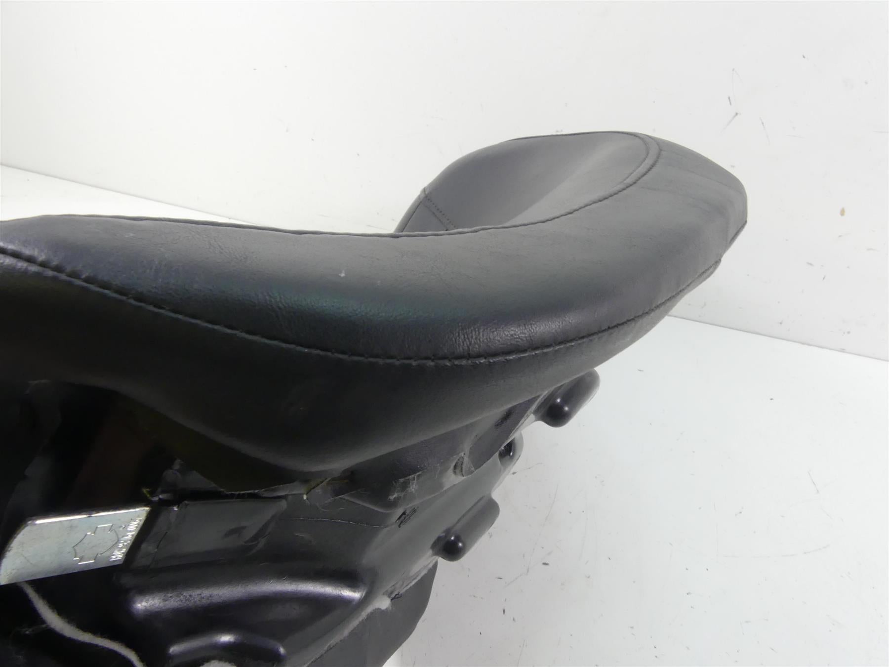 06-17 Harley Davidson Dyna Two Duo Seat Saddle 51819-07 {{ shop.shopifyCountryName }} - Mototech271