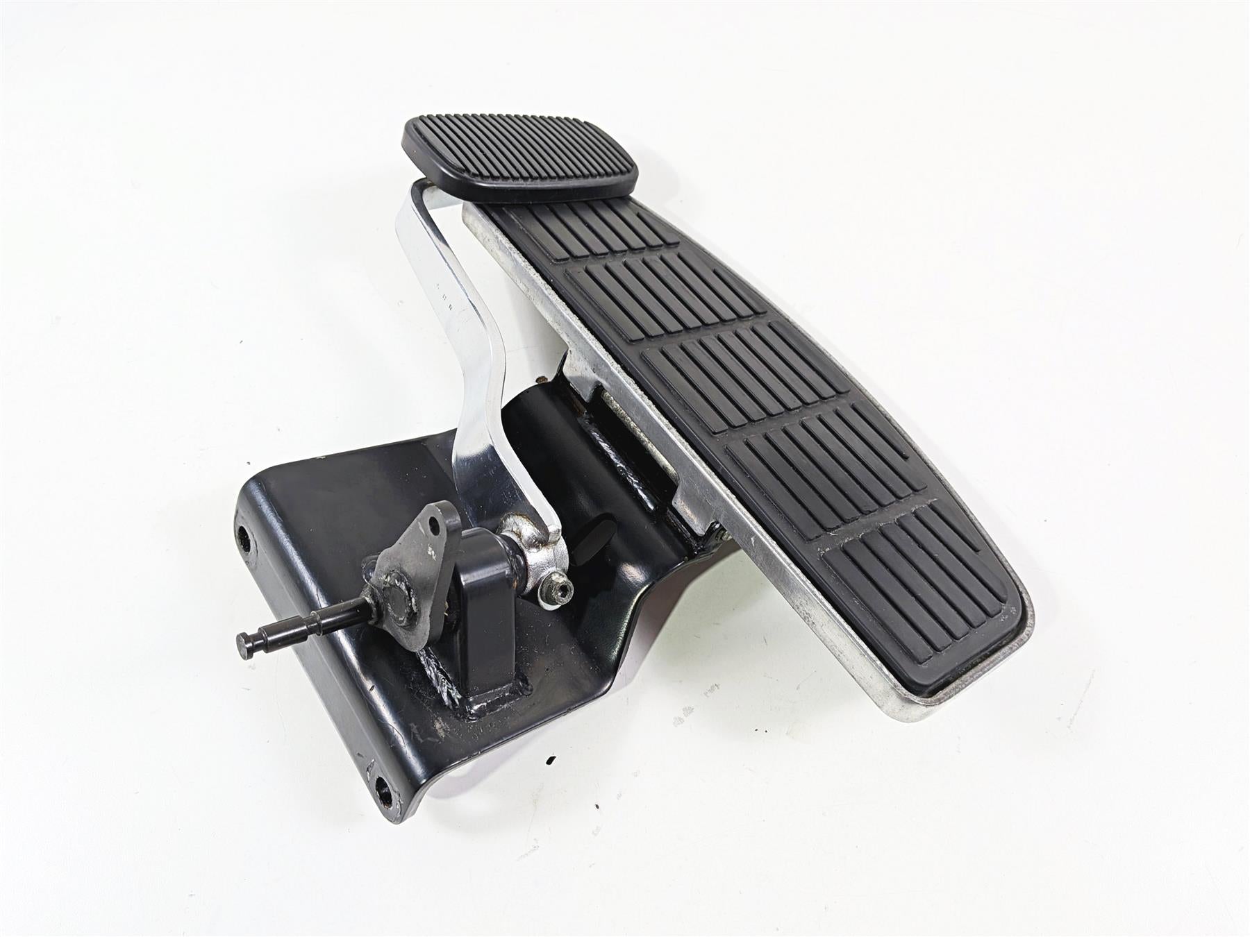 2006 Suzuki C90 VL1500T Boulevard Right Floor Board & Brake Pedal 43510-10F00 {{ shop.shopifyCountryName }} - Mototech271