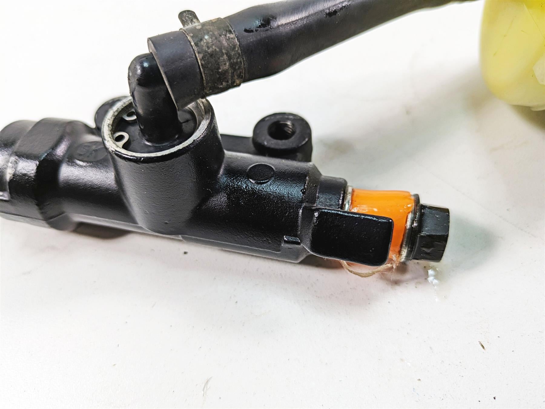 2006 Honda V-Twin VTX1300 R Nissin Rear Brake Master Cylinder 43510-MEA-902 {{ shop.shopifyCountryName }} - Mototech271
