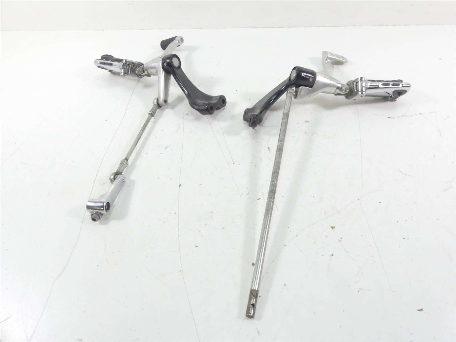 2014 Harley Sportster XL1200 C Front Forward Footpeg Shifter Pedal Set 42651-04 {{ shop.shopifyCountryName }} - Mototech271