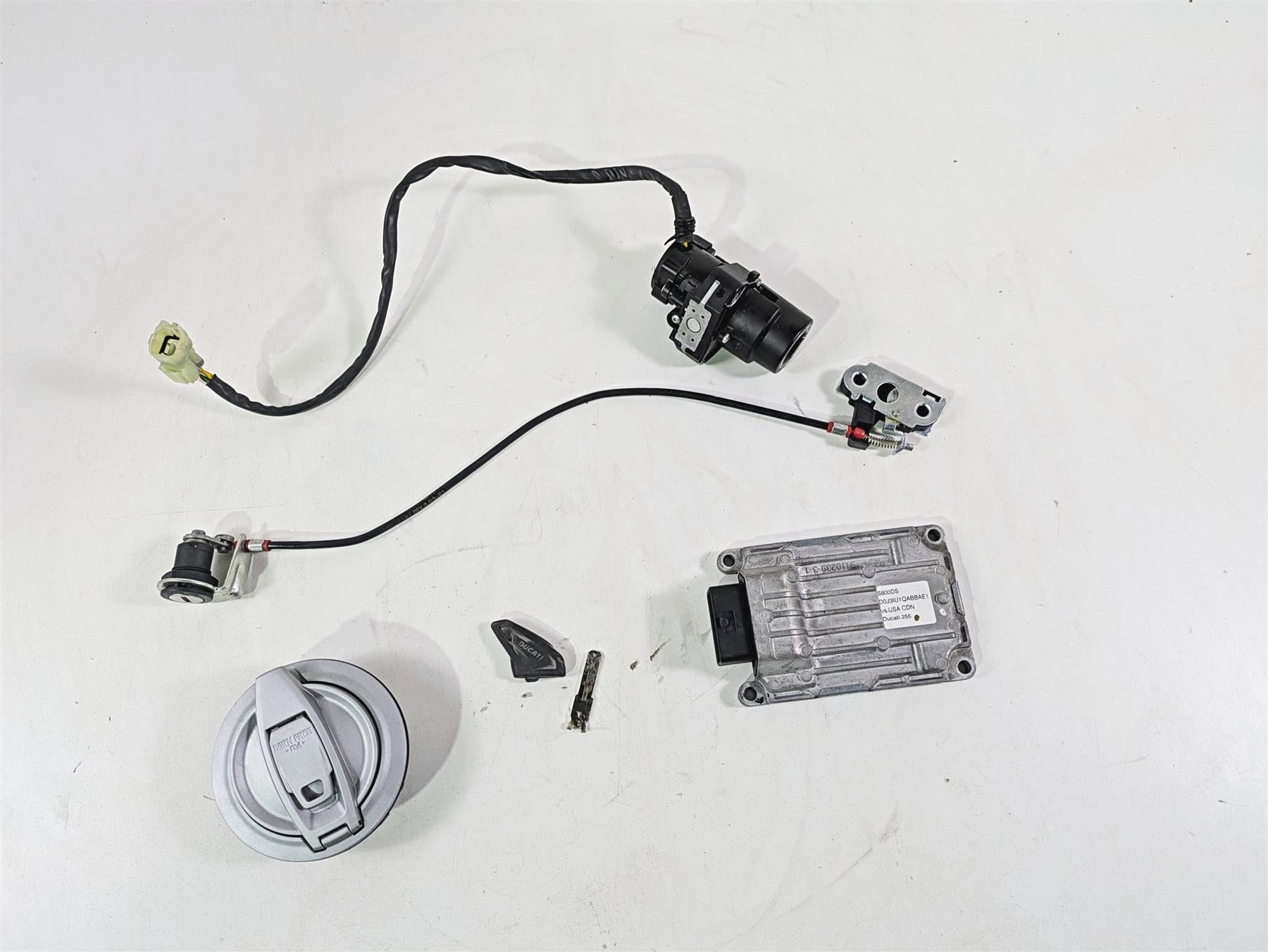 2022 Ducati Scrambler Desert Sled Cdi & Ignition Switch Key Set - Read 28641852A {{ shop.shopifyCountryName }} - Mototech271
