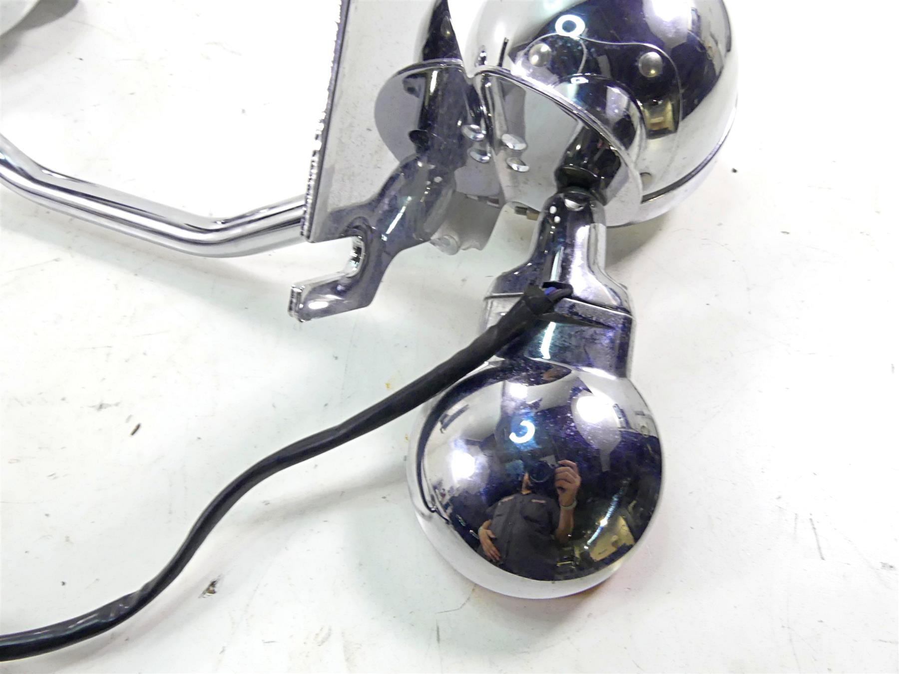2010 Harley Touring FLHRC Road King Front Spotlight Blinker Bar -Read 68712-94A {{ shop.shopifyCountryName }} - Mototech271