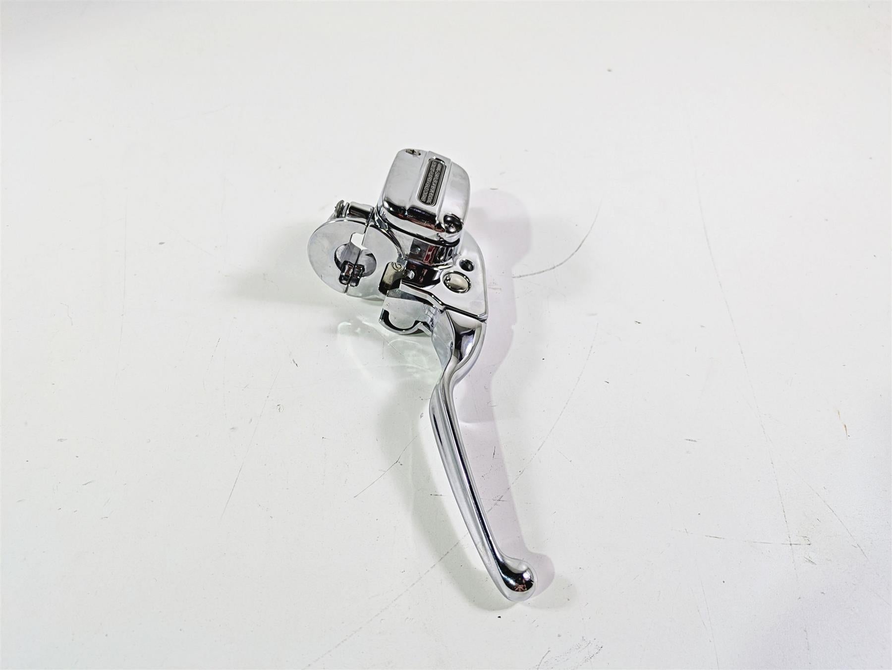 2017 Harley Touring FLHTKSE CVO E-Glide Front Brake Master Cylinder 42102-08D {{ shop.shopifyCountryName }} - Mototech271