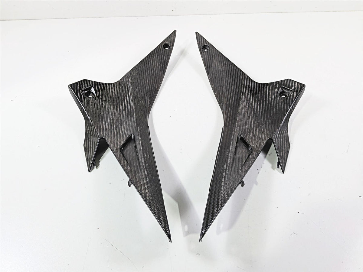 2018 Aprilia RSV4 RR Carbon Fiber Tank Triangle Fairing Covers Set 2B005961 {{ shop.shopifyCountryName }} - Mototech271