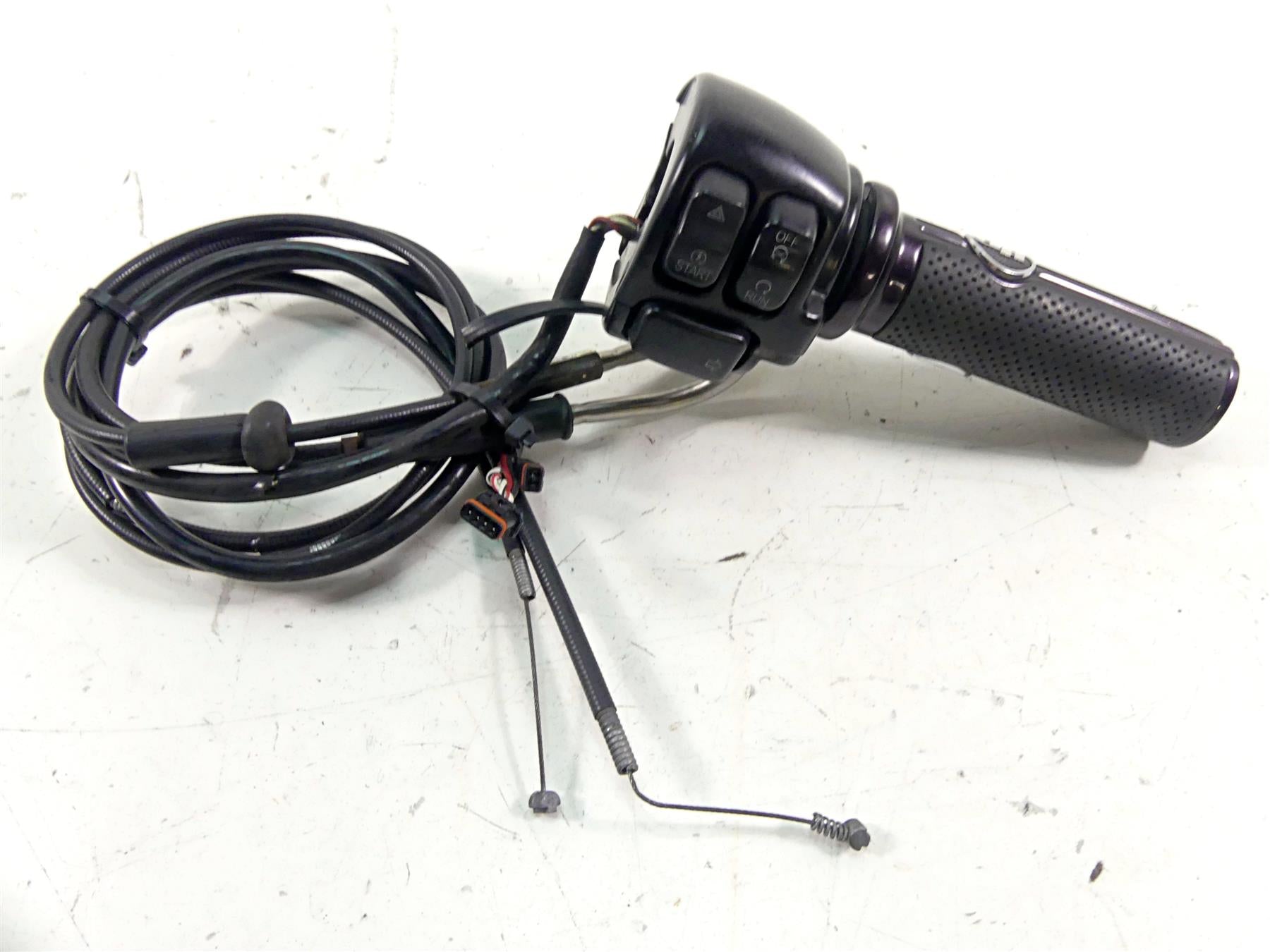 2013 Harley Softail FLSTFB Fat Boy Lo Right Hand Control Switch -Read 72954-11