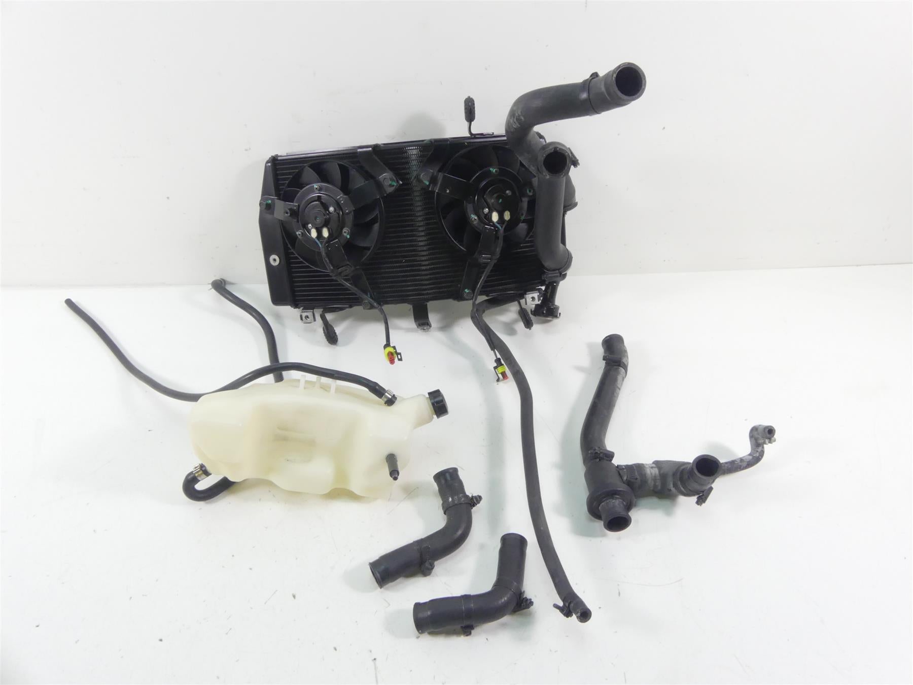 2015 Ducati Monster 1200 S Radiator Cooler Fan Hoses Reservoir Set 54841025A