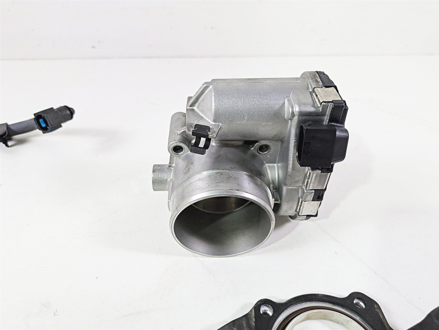 2017 Indian Chieftain Limited Throttle Body & Intake Manifold 5138214 1204685 {{ shop.shopifyCountryName }} - Mototech271
