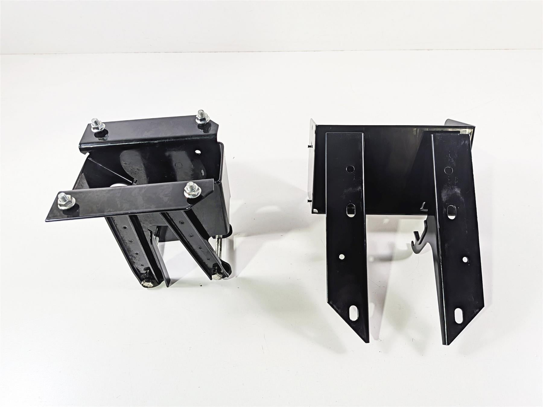 2004 Harley Touring FLTRI Road Glide Front Fairing Mount Holder Carrier 58530-04-Mototech271