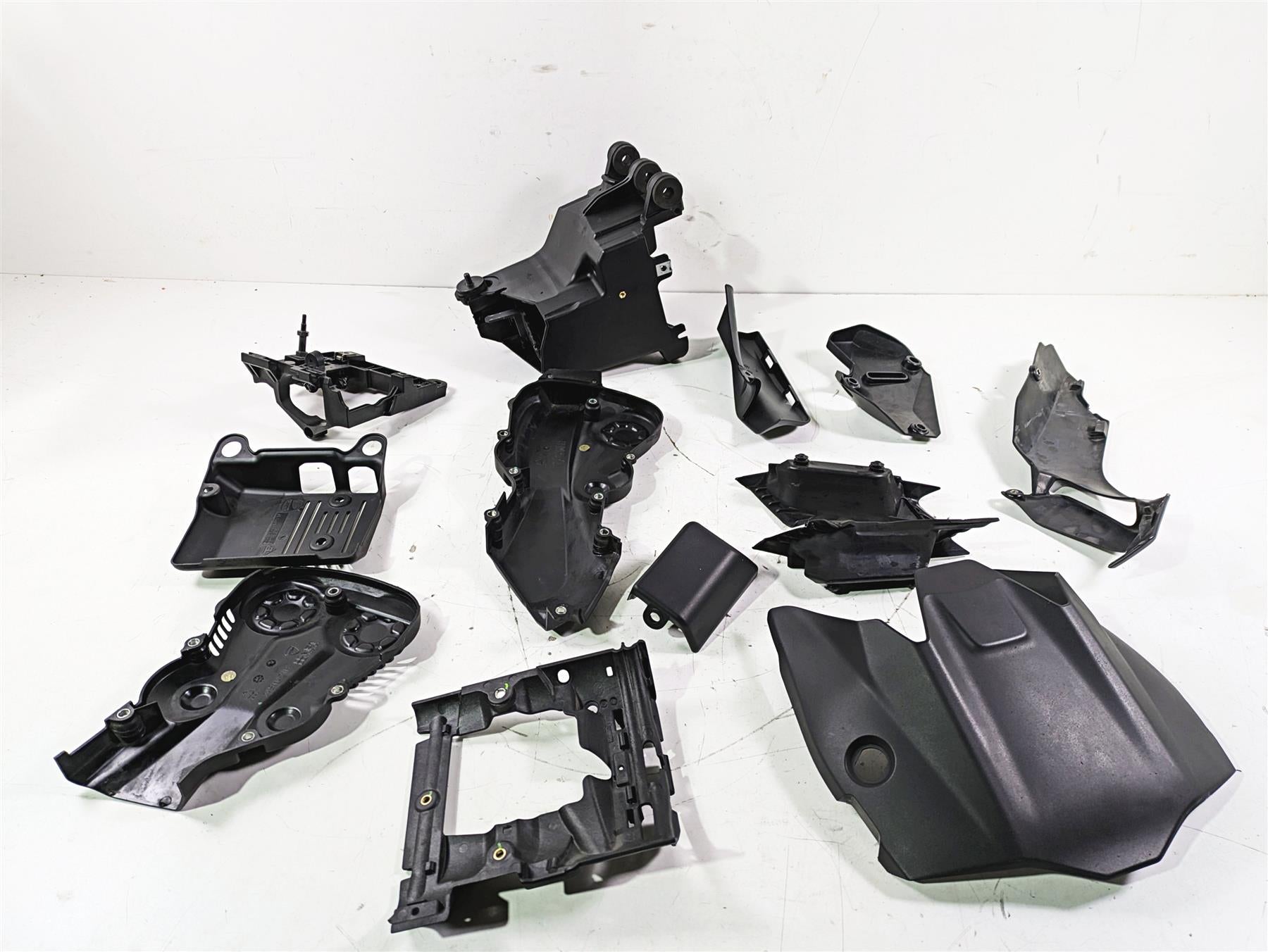 2017 Ducati Monster 1200 S Frame Engine Timing Cover Infill Cover Set 4601E212B {{ shop.shopifyCountryName }} - Mototech271