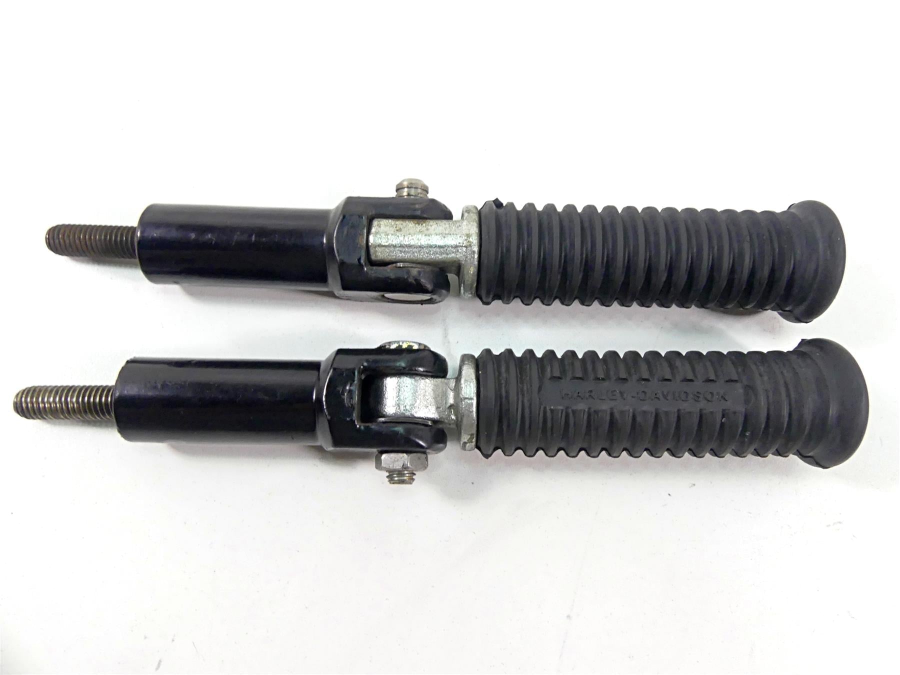 2011 Harley Softail FXS Blackline Passenger Footpeg Foot Peg Set 50943-05A {{ shop.shopifyCountryName }} - Mototech271