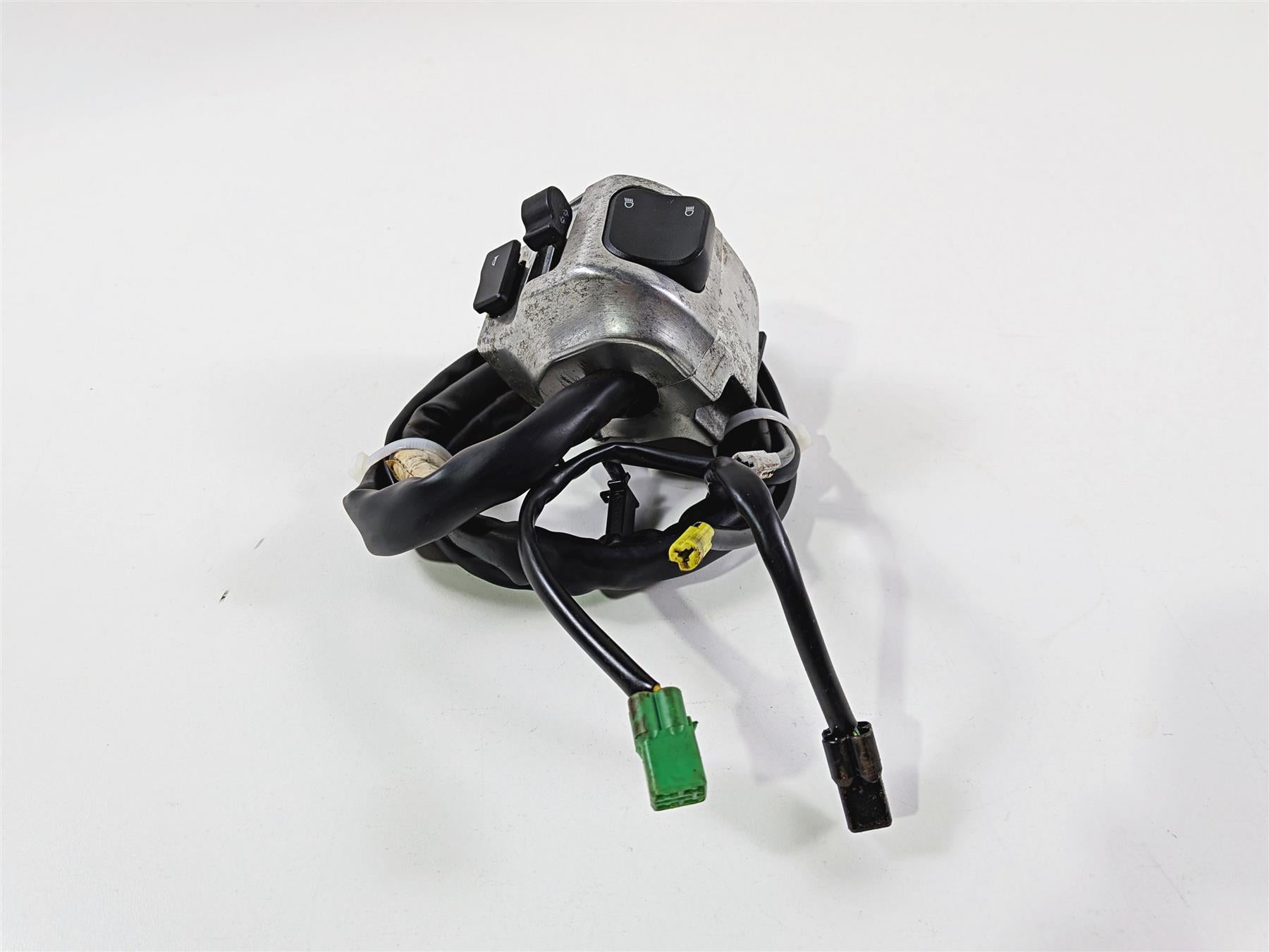 2012 Yamaha XV1900 Raider S Left Hand Control Switch Light Blinker 5C7-83972-10 {{ shop.shopifyCountryName }} - Mototech271