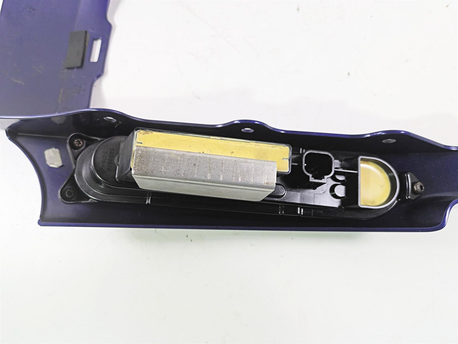 2010 Harley Touring FLHXSE CVO Street Glide Rear Fender Wing Fascia 60465-09 {{ shop.shopifyCountryName }} - Mototech271