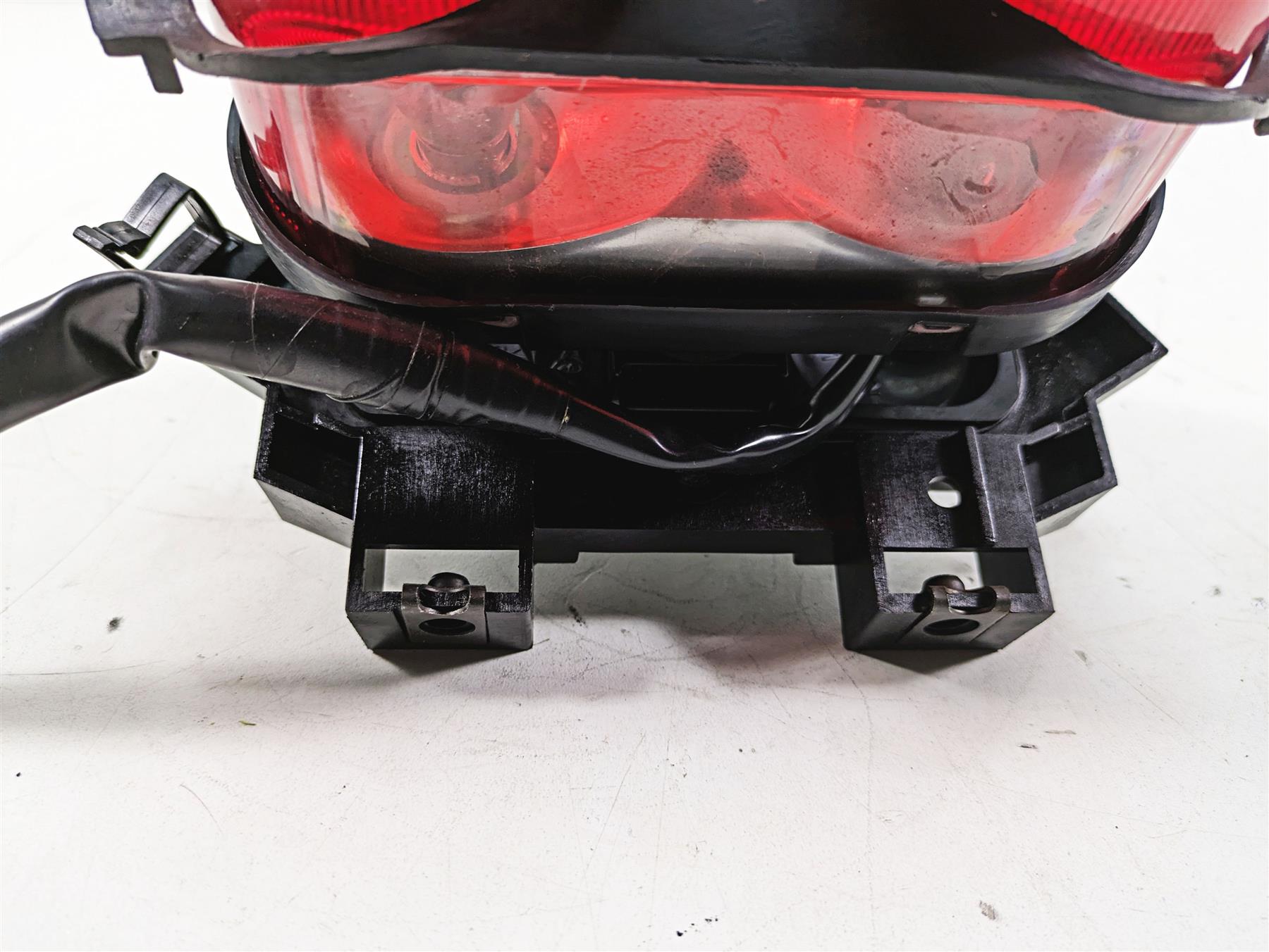 2002 Yamaha FZ1 FZS1000 Fazer Taillight Tail Stop Brake Light 5JJ-84710-12-00 {{ shop.shopifyCountryName }} - Mototech271