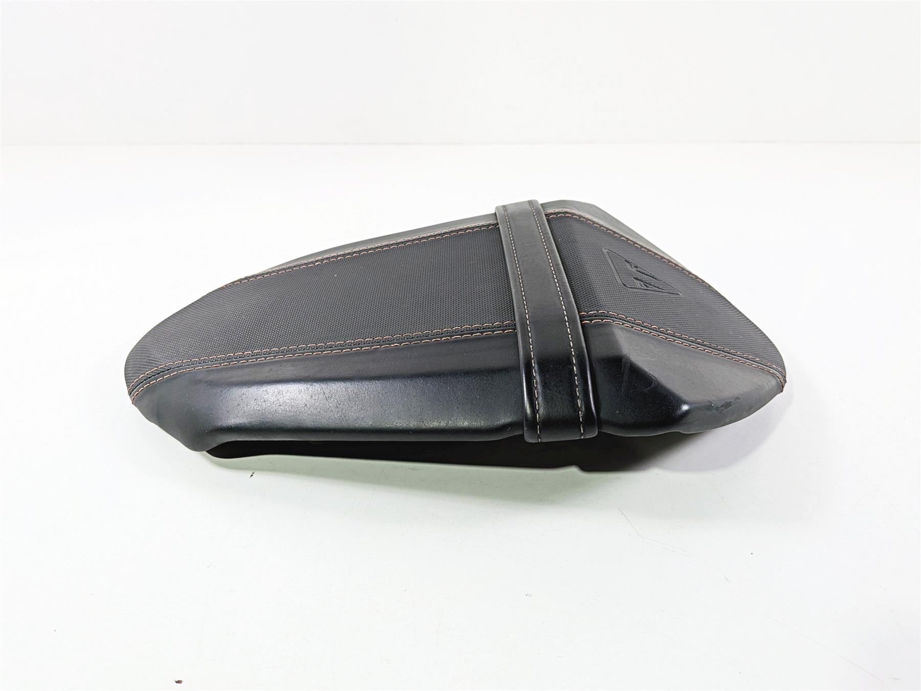 2019 Triumph Speed Triple RS 1050 Rear Passenger Seat Saddle T2307339 {{ shop.shopifyCountryName }} - Mototech271
