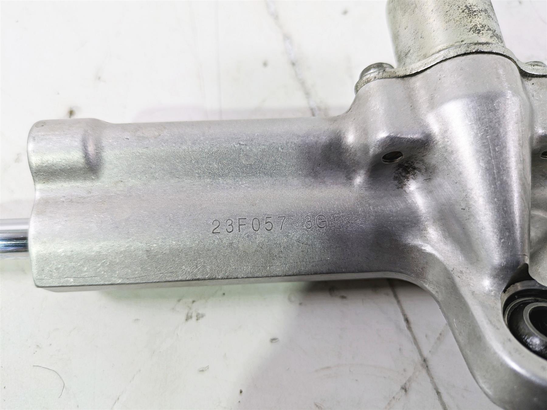 2016 Suzuki GSXR1000 Kyb Steering Damper Stabilizer 51750-21H20 51750-21H21 {{ shop.shopifyCountryName }} - Mototech271
