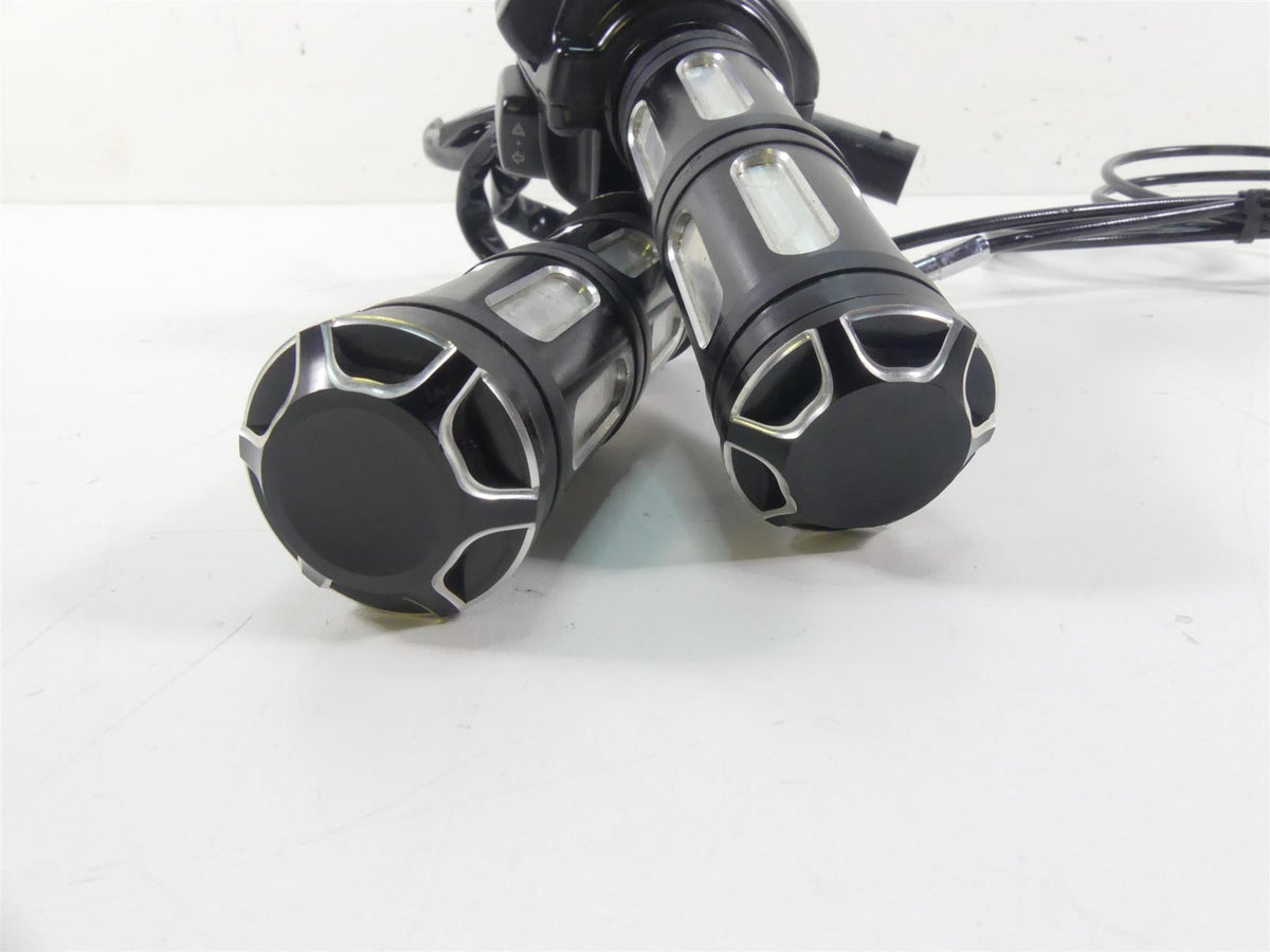 2011 Harley VRSCF Muscle Rod Right Hand Blinker Control Switch - Read 71684-06A {{ shop.shopifyCountryName }} - Mototech271