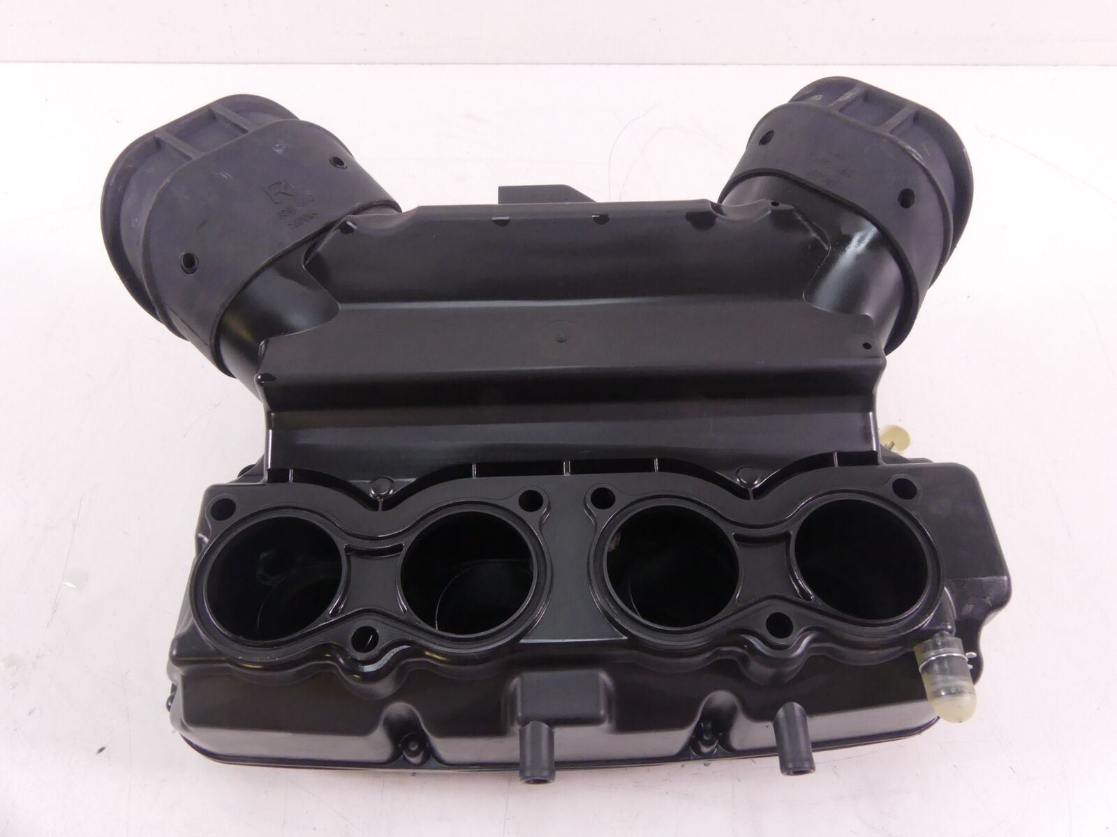 2018 Suzuki GSXR750 Air Box Filter Breather Cleaner 13720-14J00 {{ shop.shopifyCountryName }} - Mototech271
