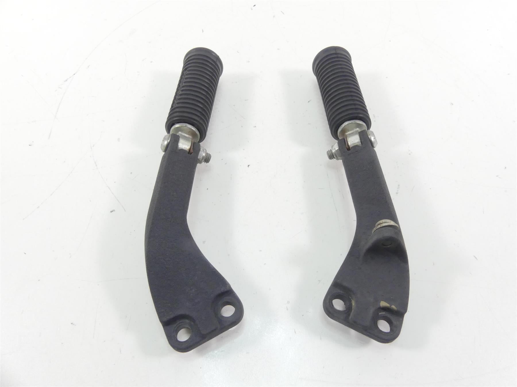 2015 Harley FLD Dyna Switchback Rear Passenger Footpeg Set 49224-06A 49230-06 | Mototech271