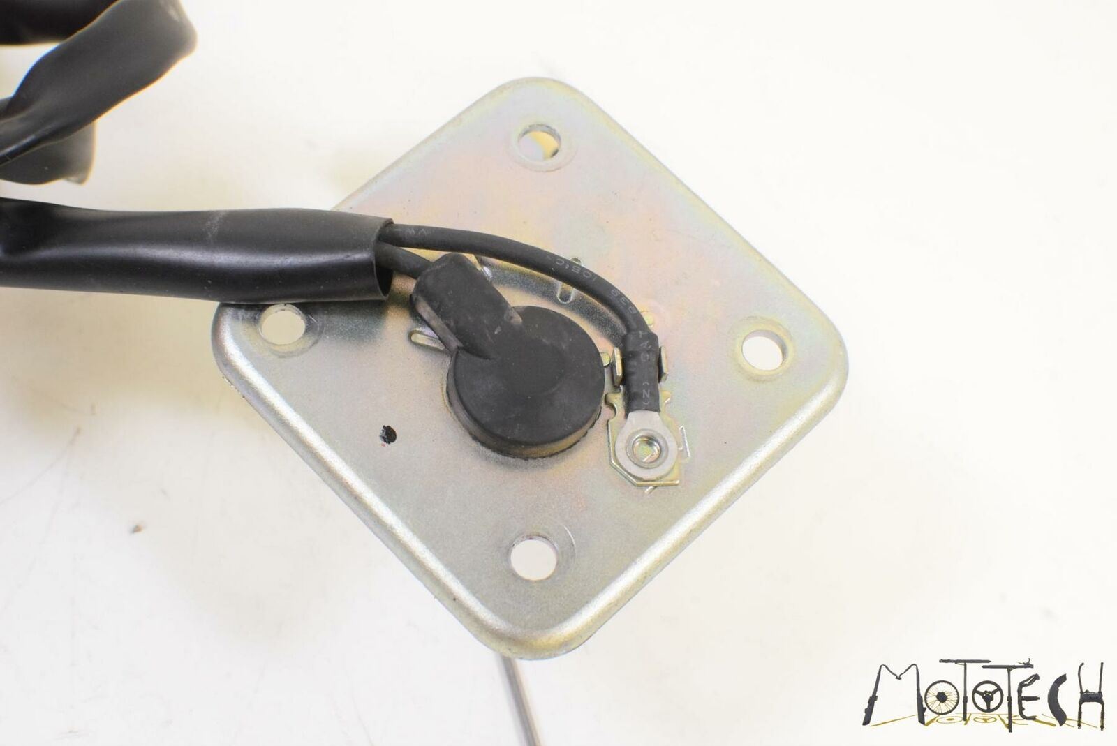 2014 Kawasaki ZX1400 ZX14R Ninja Fuel Level Sending Unit 51026-0008 {{ shop.shopifyCountryName }} - Mototech271