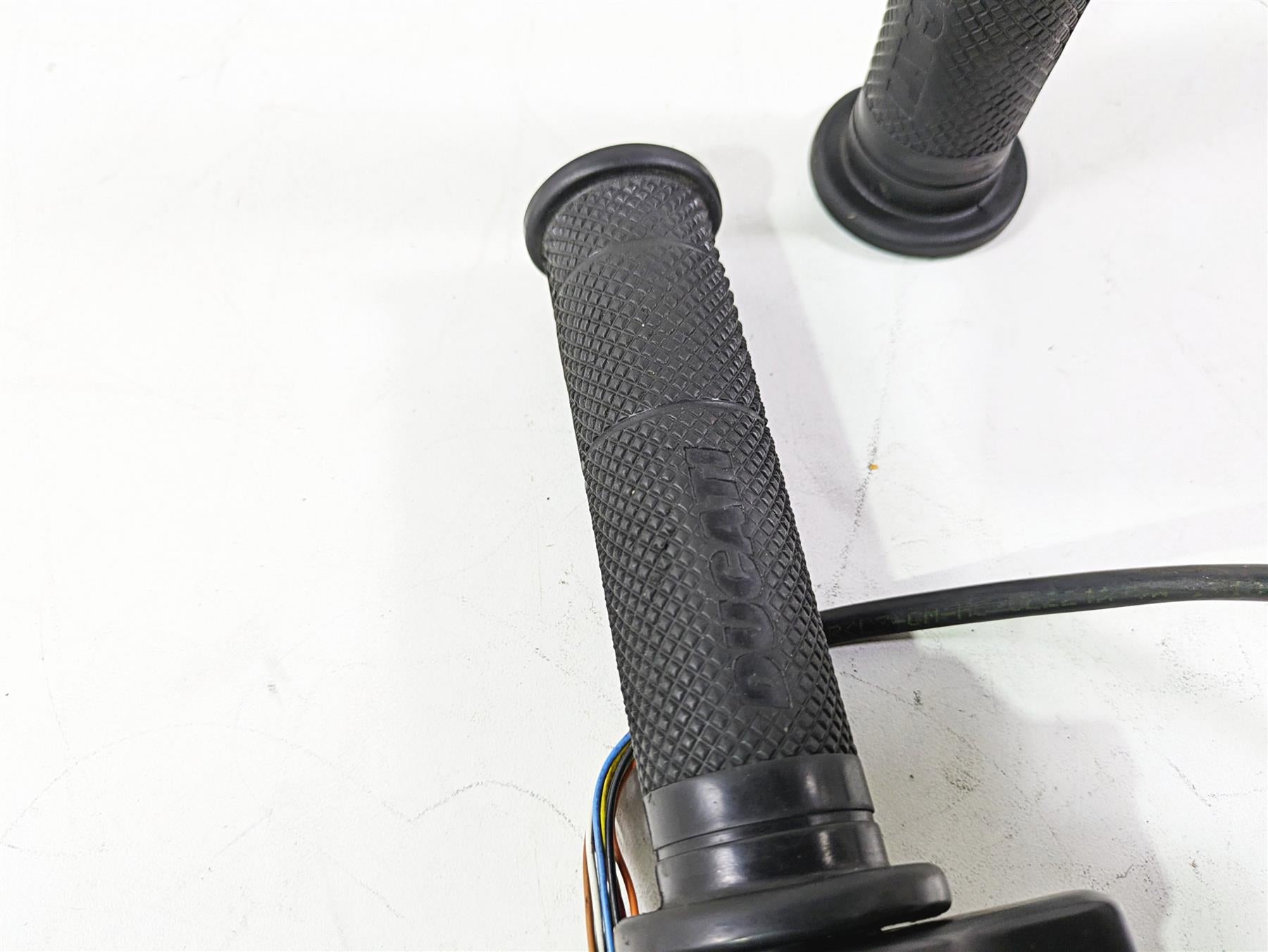2013 Ducati Hyperstrada 821 Ride By Wire Throttle Grip 66020034E {{ shop.shopifyCountryName }} - Mototech271