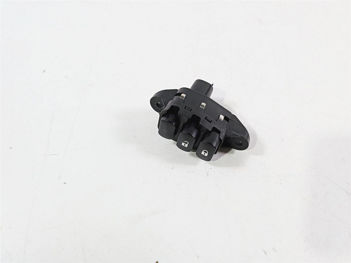 2015 Harley Touring FLTRUSE CVO Road Glide Power Lock Switch Button 71400033-Mototech271