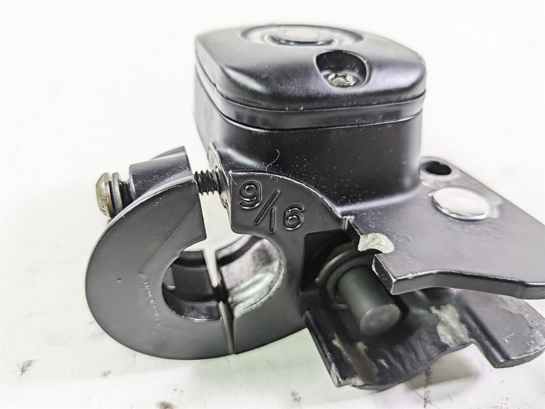 2004 Harley FLSTCI Softail Heritage Front Master Cylinder 9/16 45019-96F {{ shop.shopifyCountryName }} - Mototech271