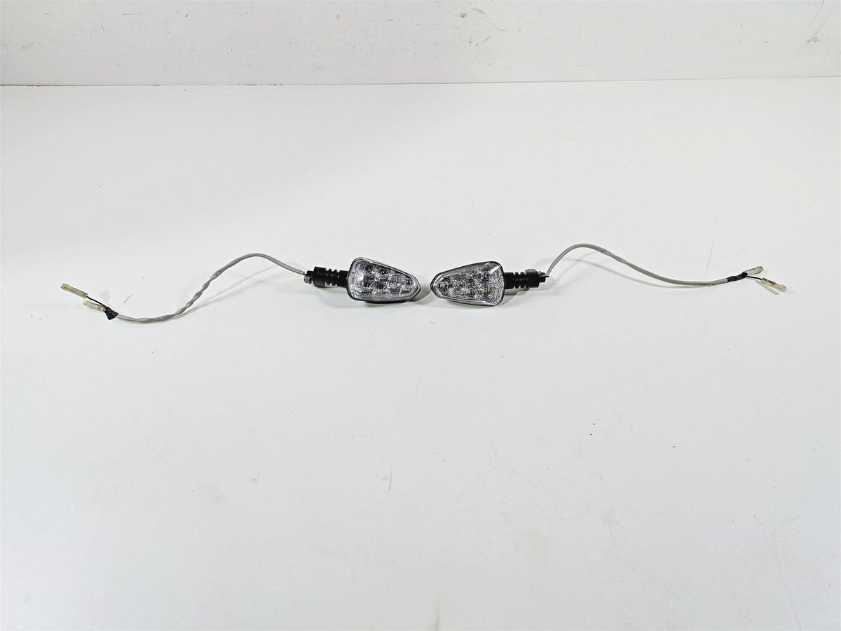 2024 Triumph Tiger 900 GT Rear Blinker Turn Signal Set T2707333 {{ shop.shopifyCountryName }} - Mototech271