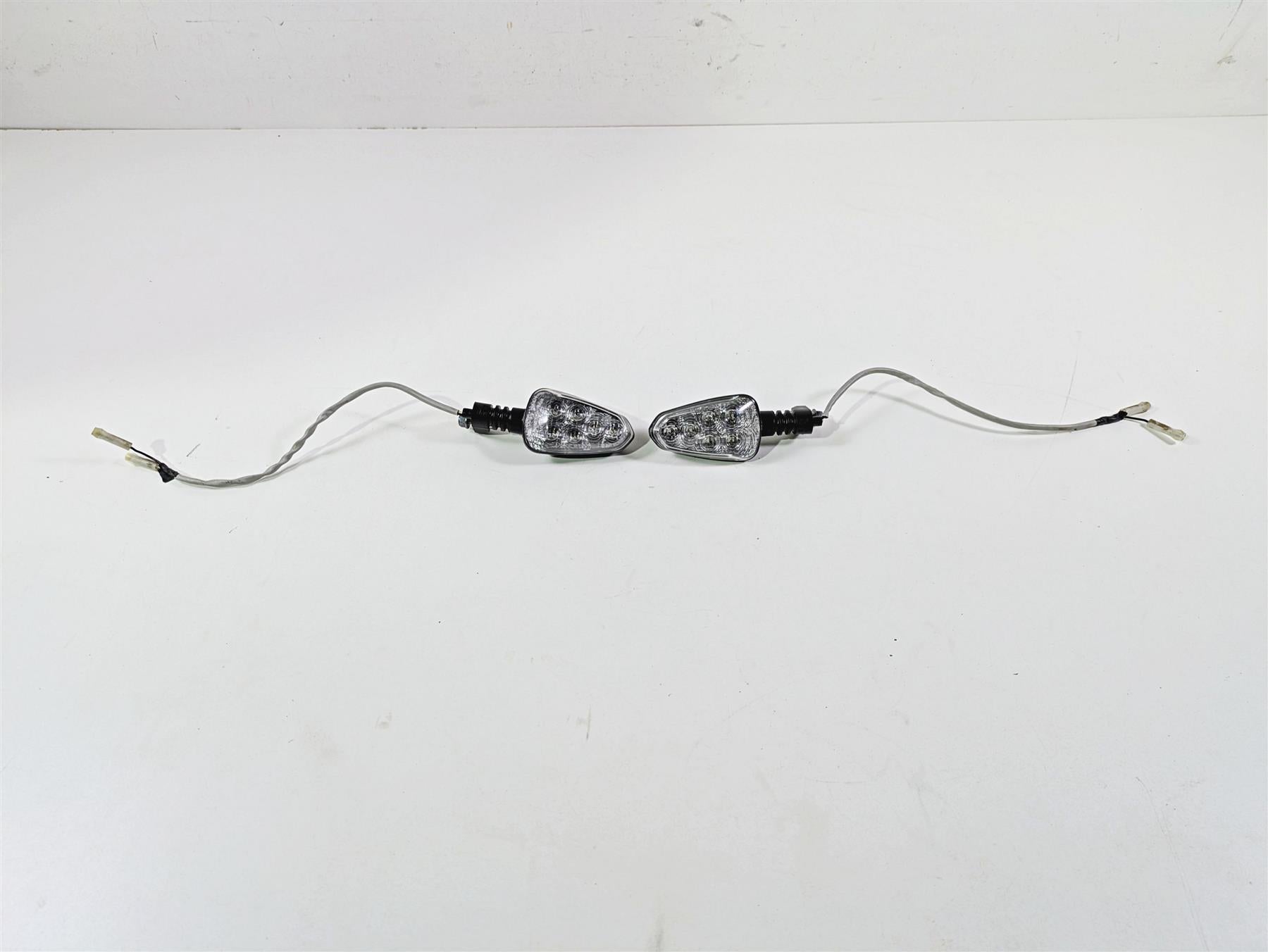 2024 Triumph Tiger 900 GT Rear Blinker Turn Signal Set T2707333 {{ shop.shopifyCountryName }} - Mototech271