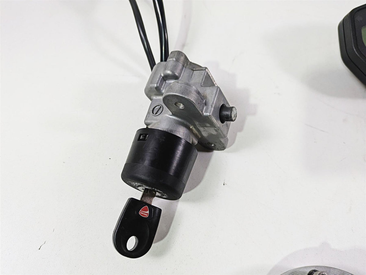2019 Ducati Supersport 939 S Cdi Ecu Speedometer Ignition Switch Set 40611285D {{ shop.shopifyCountryName }} - Mototech271