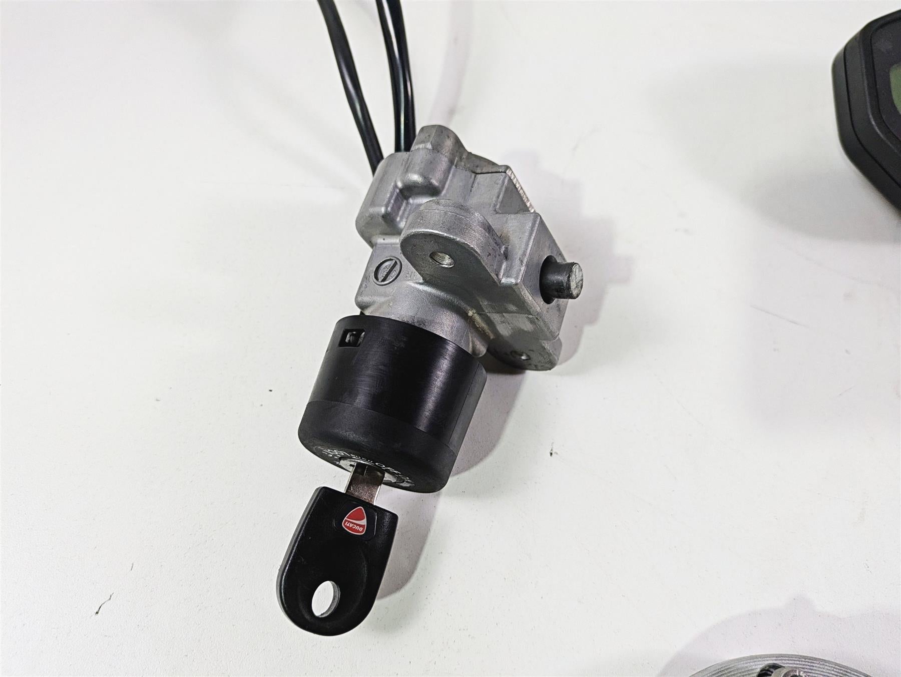 2019 Ducati Supersport 939 S Cdi Ecu Speedometer Ignition Switch Set 40611285D {{ shop.shopifyCountryName }} - Mototech271