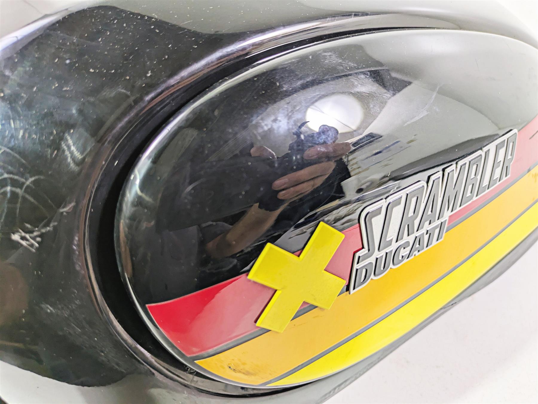 2018 Ducati Scrambler Desert Sled 800 Fuel Gas Petrol Tank - Read 58612221B {{ shop.shopifyCountryName }} - Mototech271