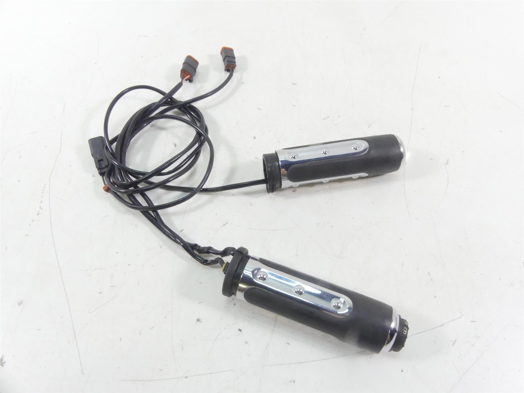 2007 Harley Touring FLHTCU SE CVO Electra Glide Heated Hand Grip Set 56955-07 {{ shop.shopifyCountryName }} - Mototech271