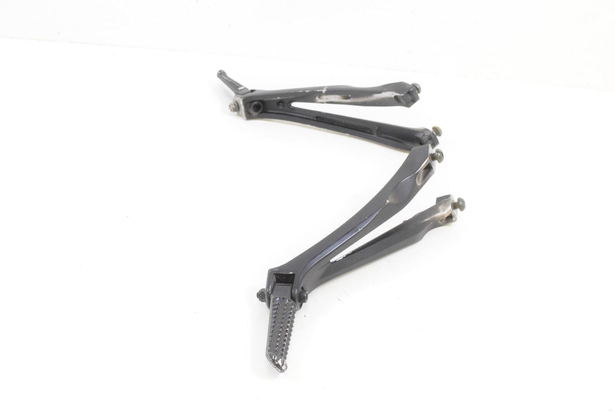 2005 Yamaha YZFR1 YZF R1 Rear Passenger Foot Peg Footpeg Set R 5VY-2741L-00-00 {{ shop.shopifyCountryName }} - Mototech271