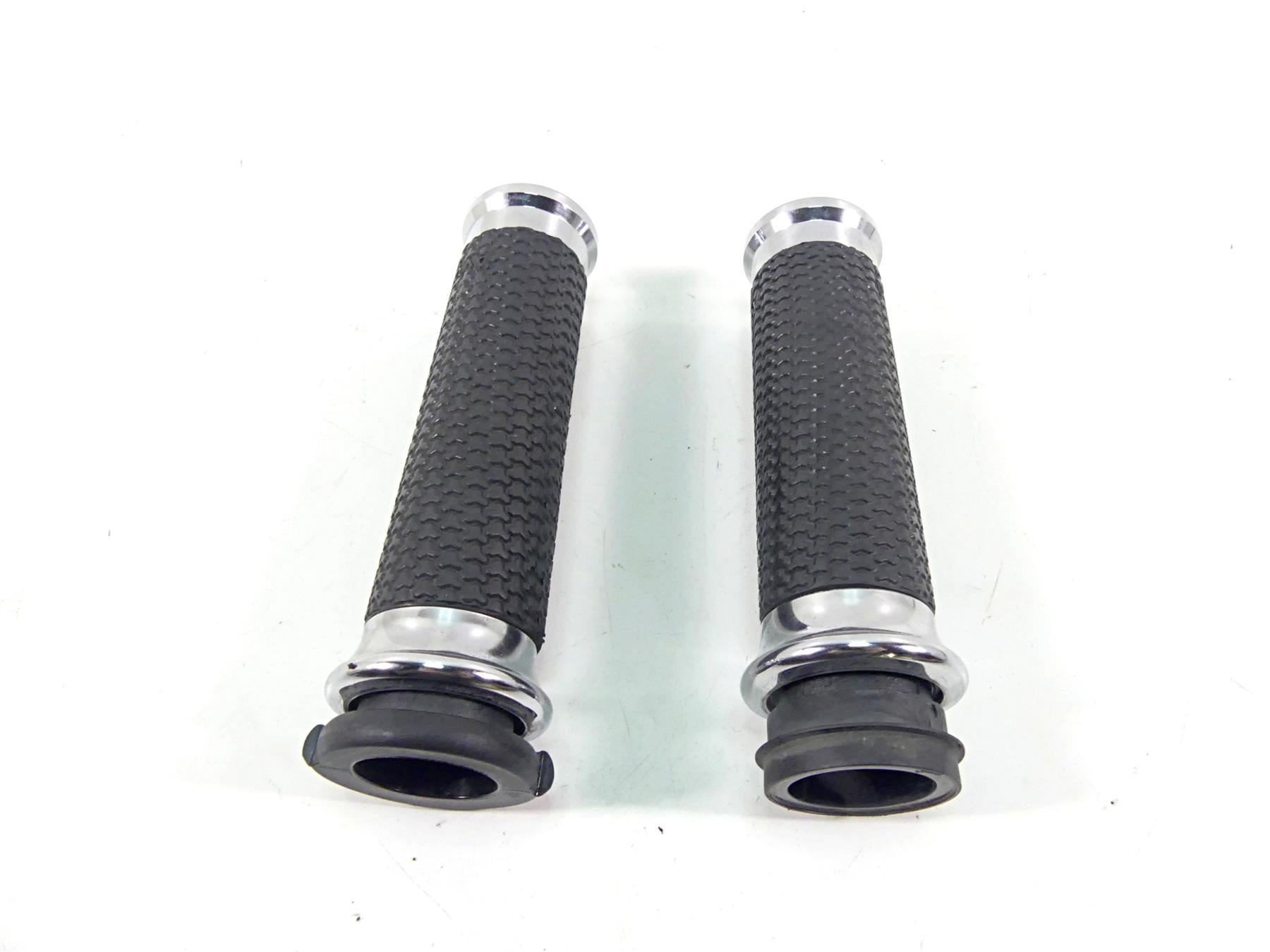 2016 Harley Softail FLS Slim Left Right Avon Hand Grip Set {{ shop.shopifyCountryName }} - Mototech271