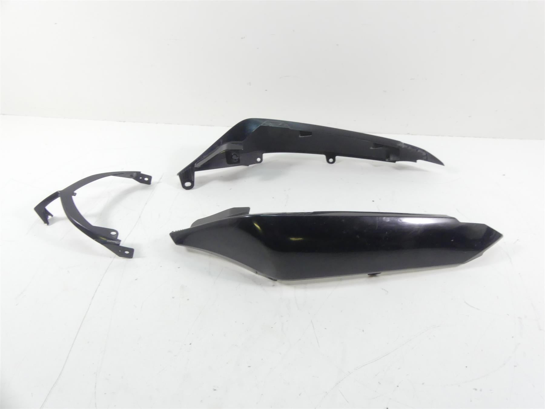2007 Yamaha FZ1 Fazer Rear Tail Side Cover Fairing Set 3C3-2471K-00 3C3-2472K-00 | Mototech271