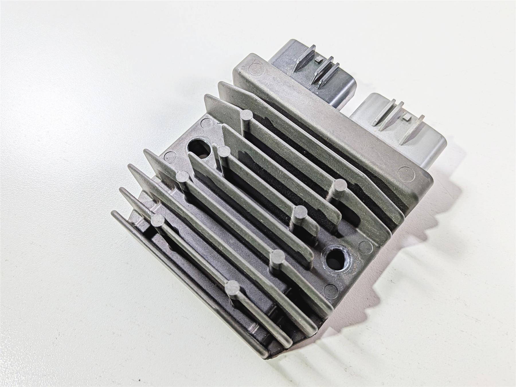 2019 Ducati 959 Panigale Rectifier Voltage Regulator FH020AA 54040301B {{ shop.shopifyCountryName }} - Mototech271