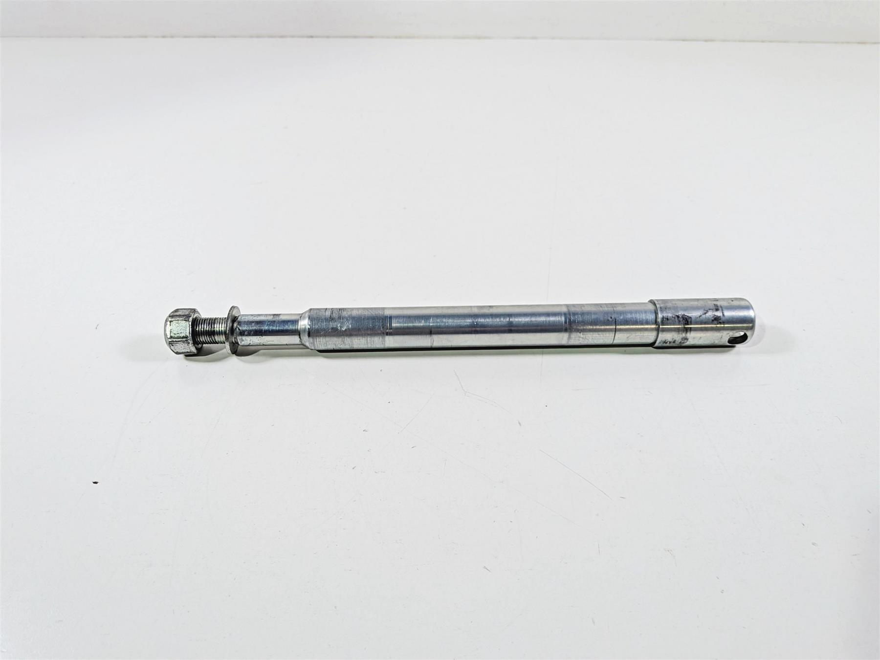 2018 Harley Touring FLHTCU Electra Glide Front Axle Wheel Spindle 41547-07A-Mototech271