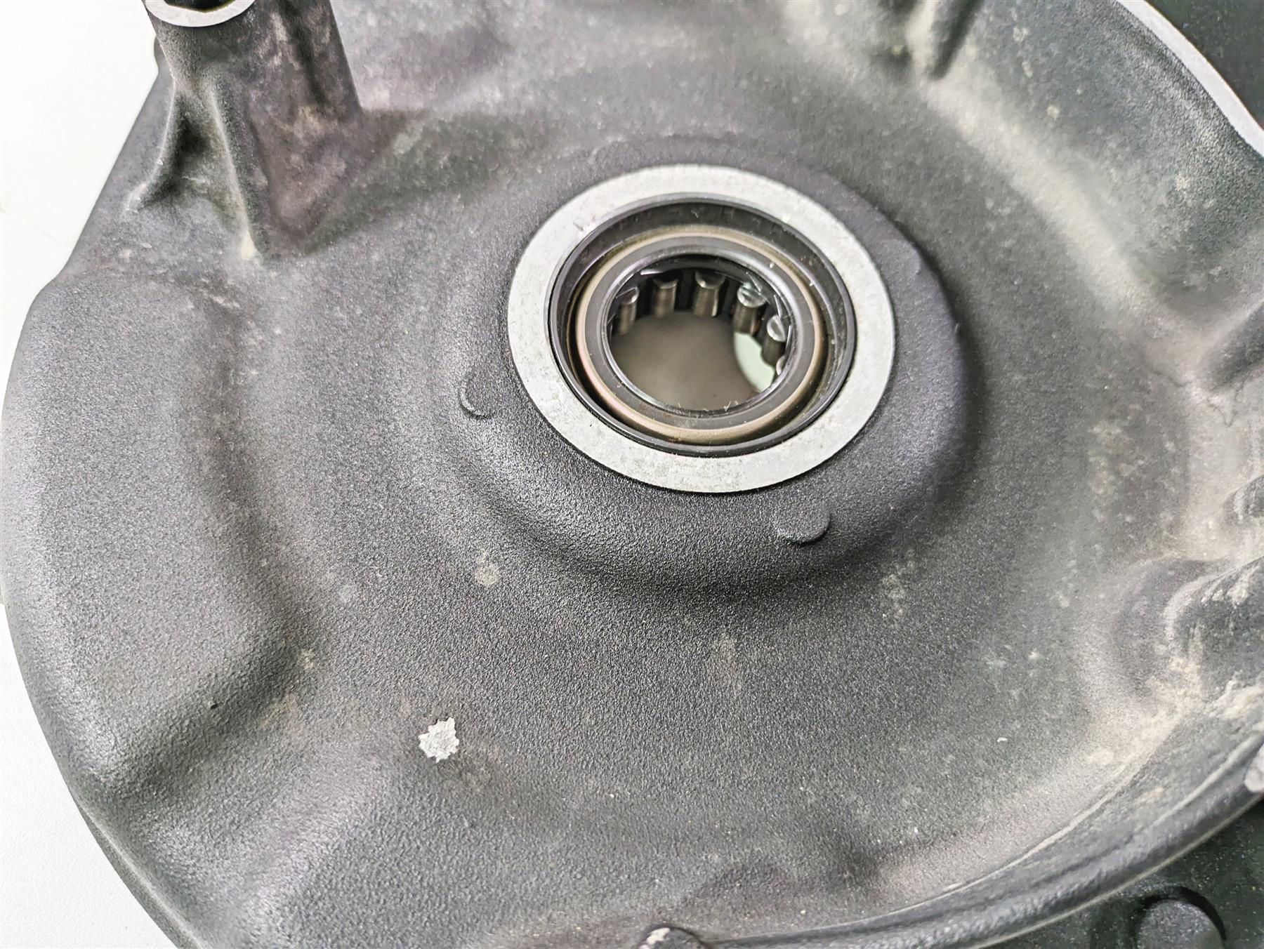 2012 Harley FLD Dyna Switchback Inner Primary Drive Clutch Cover 60681-06C {{ shop.shopifyCountryName }} - Mototech271