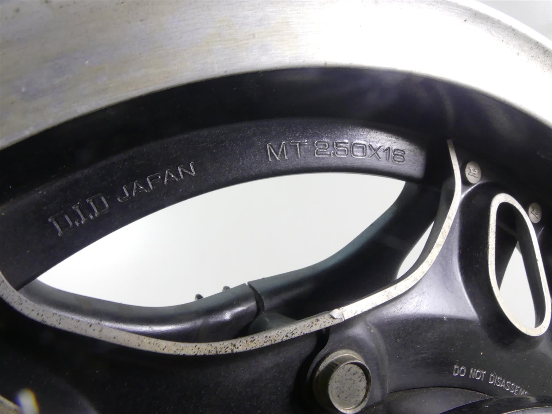 1980 Honda CB750C Custom Rear Straight 18x2.5 Wheel Rim 42650-460-670 {{ shop.shopifyCountryName }} - Mototech271