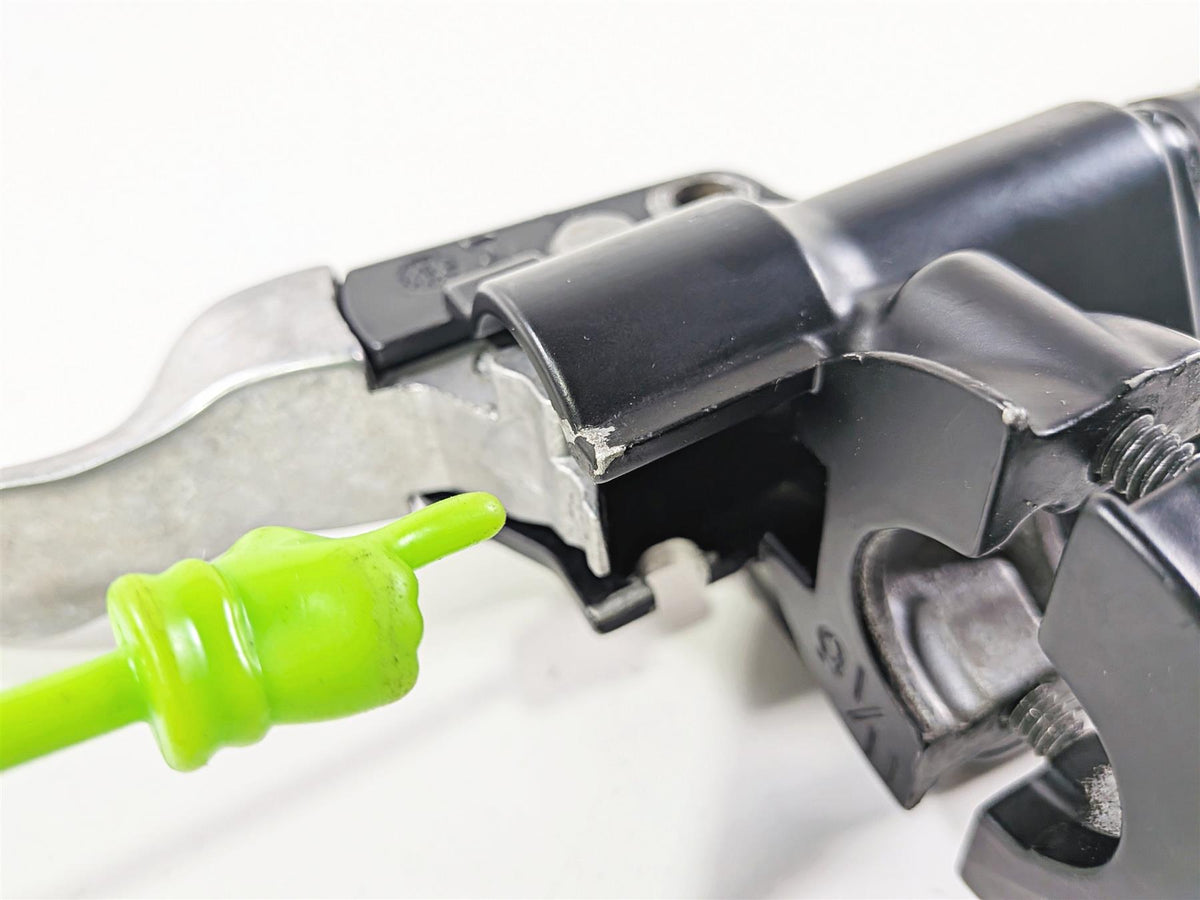 2004 Harley Touring FLTRI Road Glide Front Brake Master Cylinder 11/16 41700737-Mototech271
